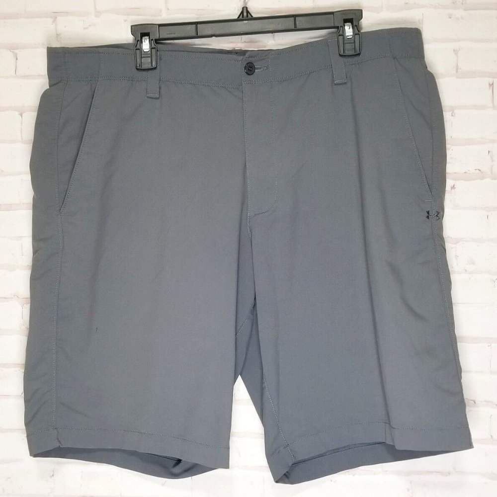 Under Armour Men Shorts 40 XXL Gray Lightweight Elastic Waist Loose Heatgear